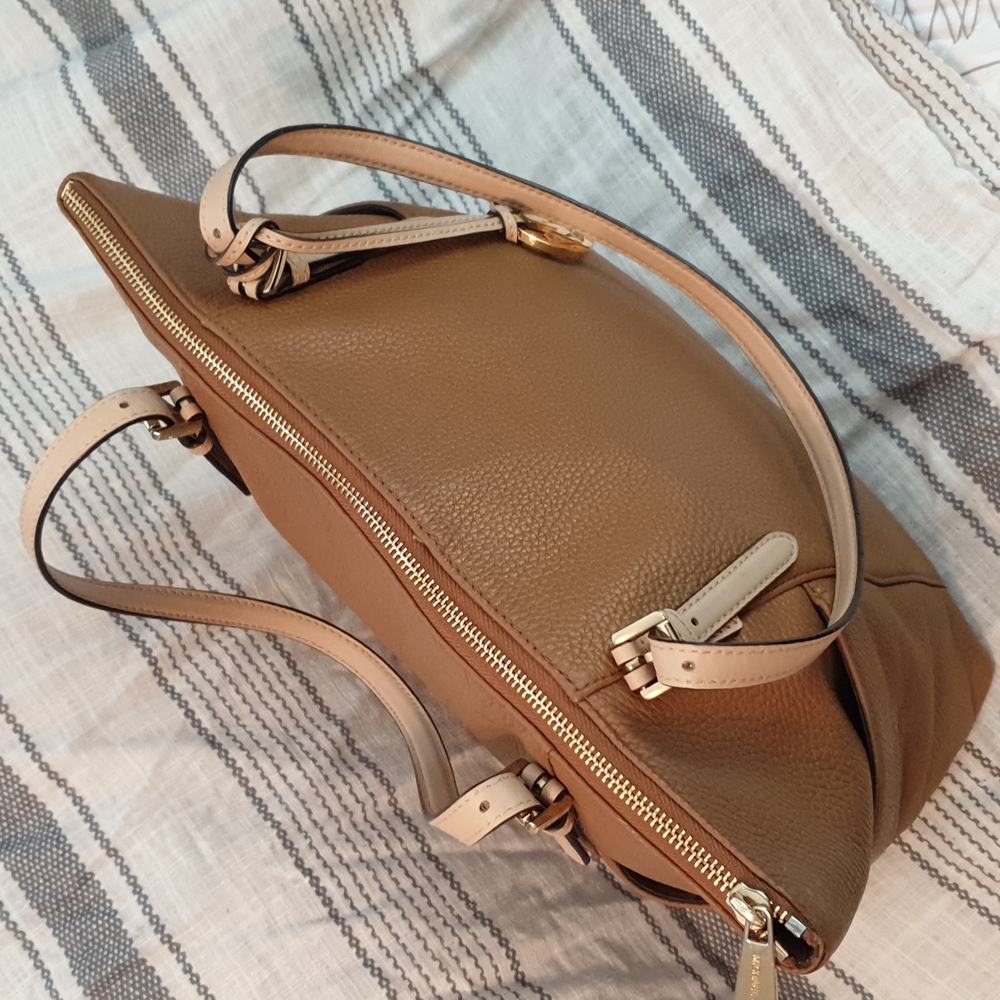 Michael Kors leather jet set zip tote bag - Picture 10 of 15